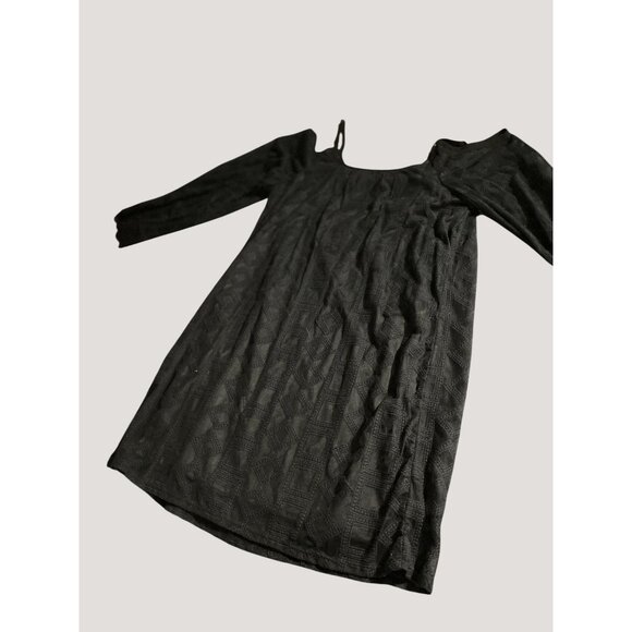 Black Lace Cold Shoulder Dress With Geometric Pattern - Picture 10 of 13